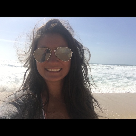 Meet your Posher, Alexia - Picture 1 of 1